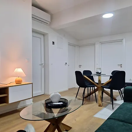 Amphora 2 Apartment *